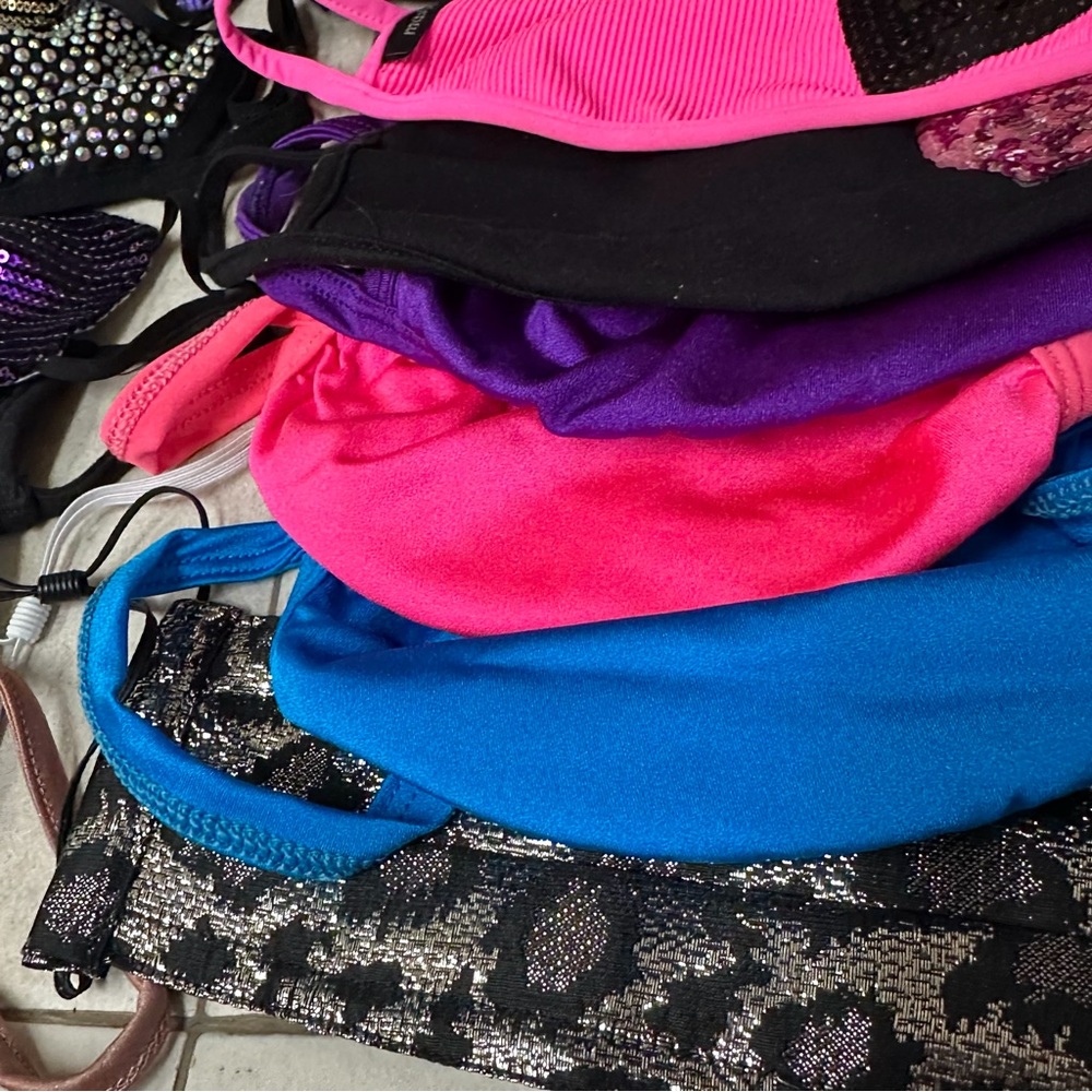 Bundle of 22 Assorted masks AND  3 Lanyards - Picture 6 of 15